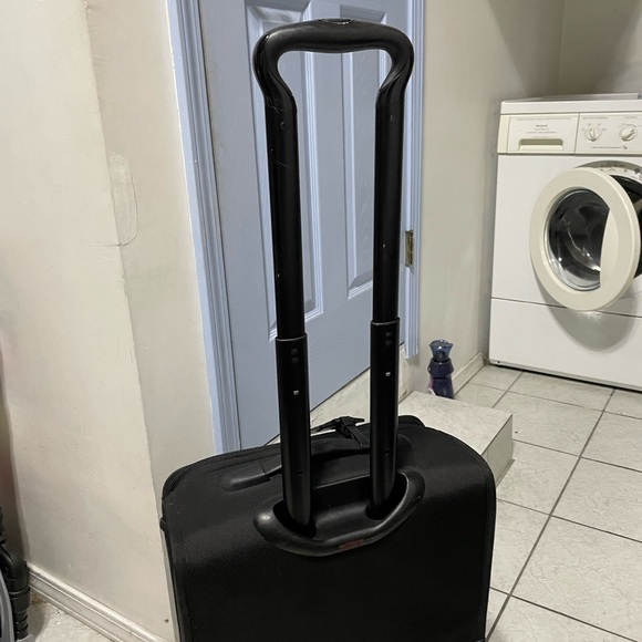 TUMI Alpha Continental Expandable 21" Carry On Upright Luggage 2 Wheel - Picture 13 of 15